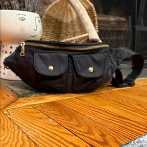 Source Unknown Black Travel Bag